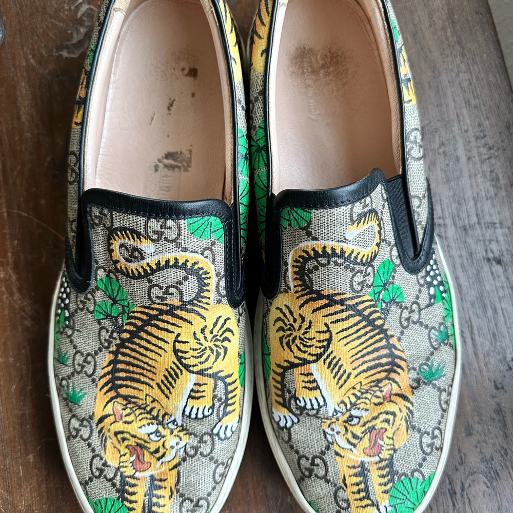 Gucci Tiger Print Slip-On Sneakers - Multicolor